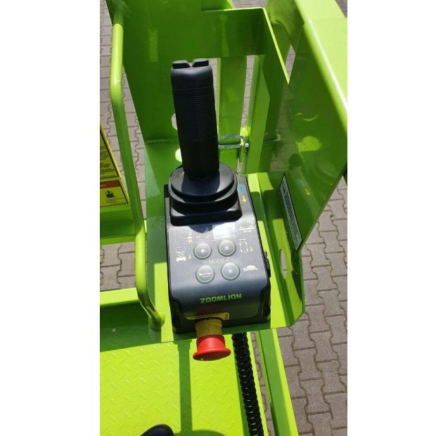 Ножничный подъемник Zoomlion ZS0608DC (панель управления на платформе)