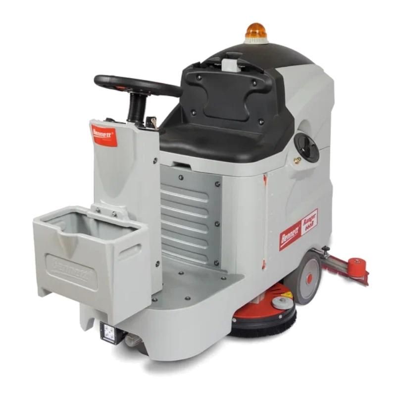 Аккумуляторная поломоечная машина с местом оператора Bennett Ranger R660b (с литиевым АКБ 150 а/ч) - фото 1
