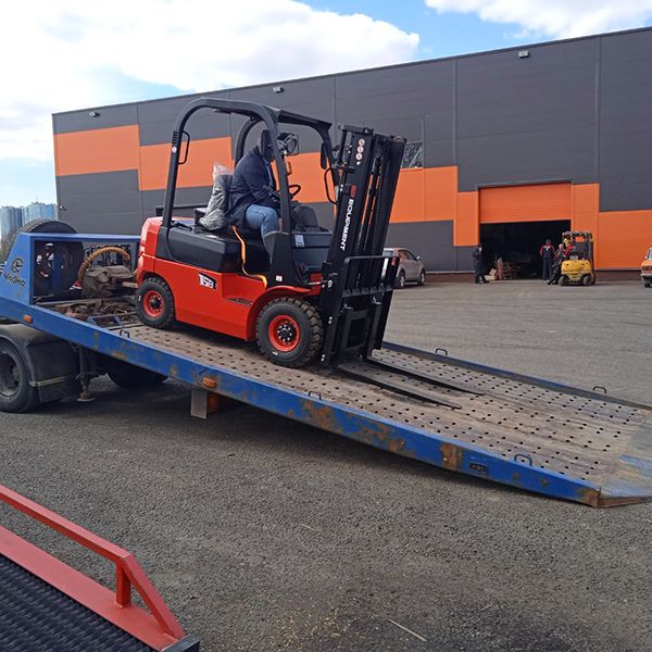 Погрузчик EP Equipment CPCD15T8