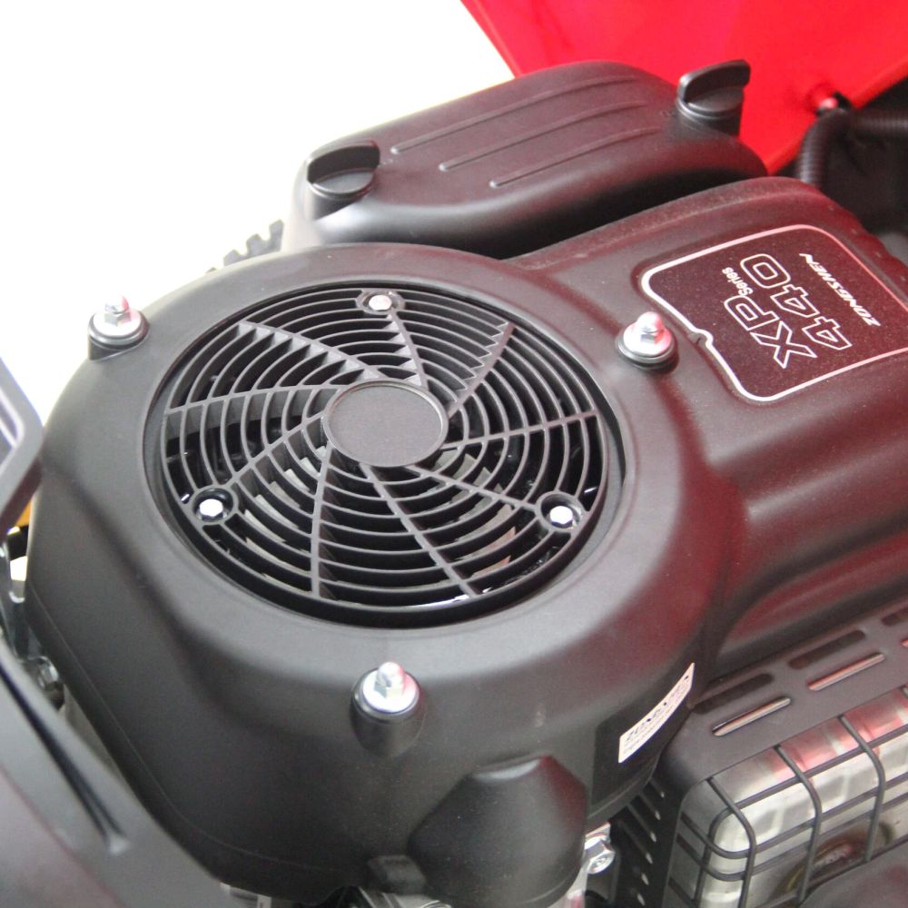 Газонокосилка с сиденьем (трактор) EVOline TRG 84 CH (двигатель)