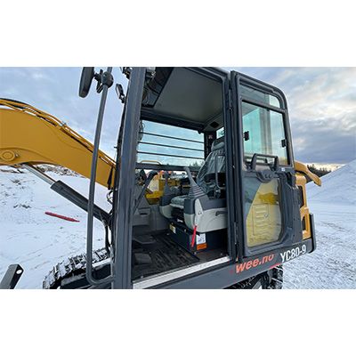 Экскаватор Yuchai YC80-9E кабина