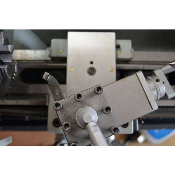 Токарный станок Metal Master MML 1830V (резцедержатель)