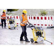 Швонарезчики  Wacker Neuson BFS 735 в работе