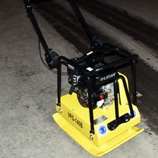 Виброплита ВЕКТОР VPG-140В