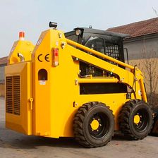 Мини-погрузчик BULL SL700 (грузоподъемность 750 кг)