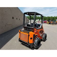 Мини-погрузчик CAST LOADERS 23T