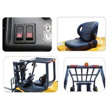 Вилочный погрузчик UN Forklift FD25T-CNJB2 (место оператора)