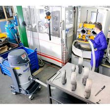 Промышленный пылесос Nilfisk T30S L100 с баком емкостью 100 литров