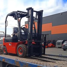 Вилочный погрузчик EP Equipment CPCD15T8