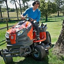 Минитрактор для сада Husqvarna TS 243T