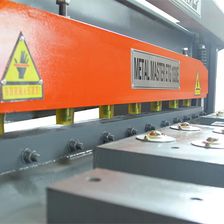 Гильотина электромеханическая Metal Master ETG 1330E 1300 мм