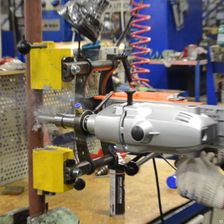 Магнитно-сверлильный станок MBA-42 в работе
