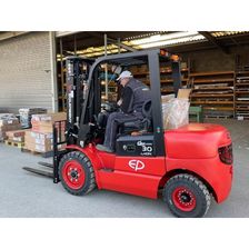 Электрический погрузчик EP EFL302 3300 мм Li-ion